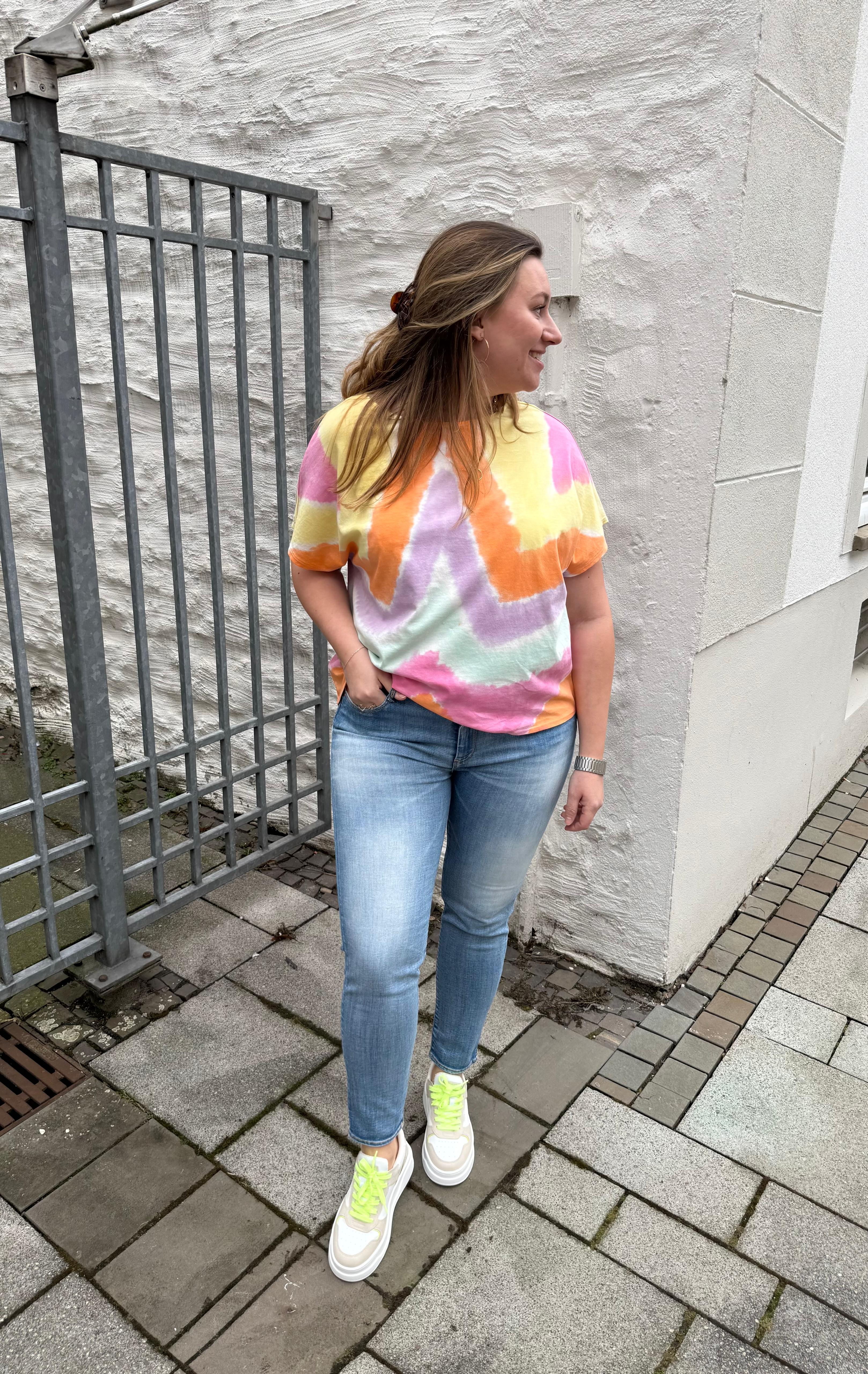 LOVE JOY VICTORY T-Shirt Rundhals-Ausschnitt Yara 117-131T