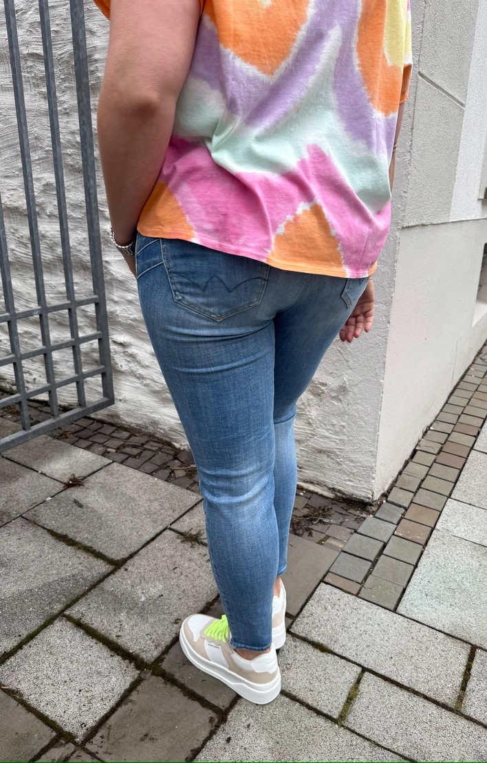 LOVE JOY VICTORY T-Shirt Rundhals-Ausschnitt Yara 117-131T