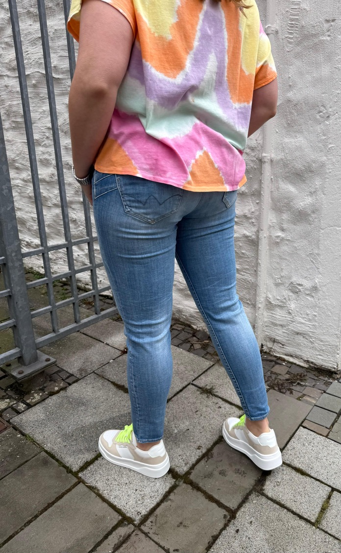 LOVE JOY VICTORY T-Shirt Rundhals-Ausschnitt Yara 117-131T