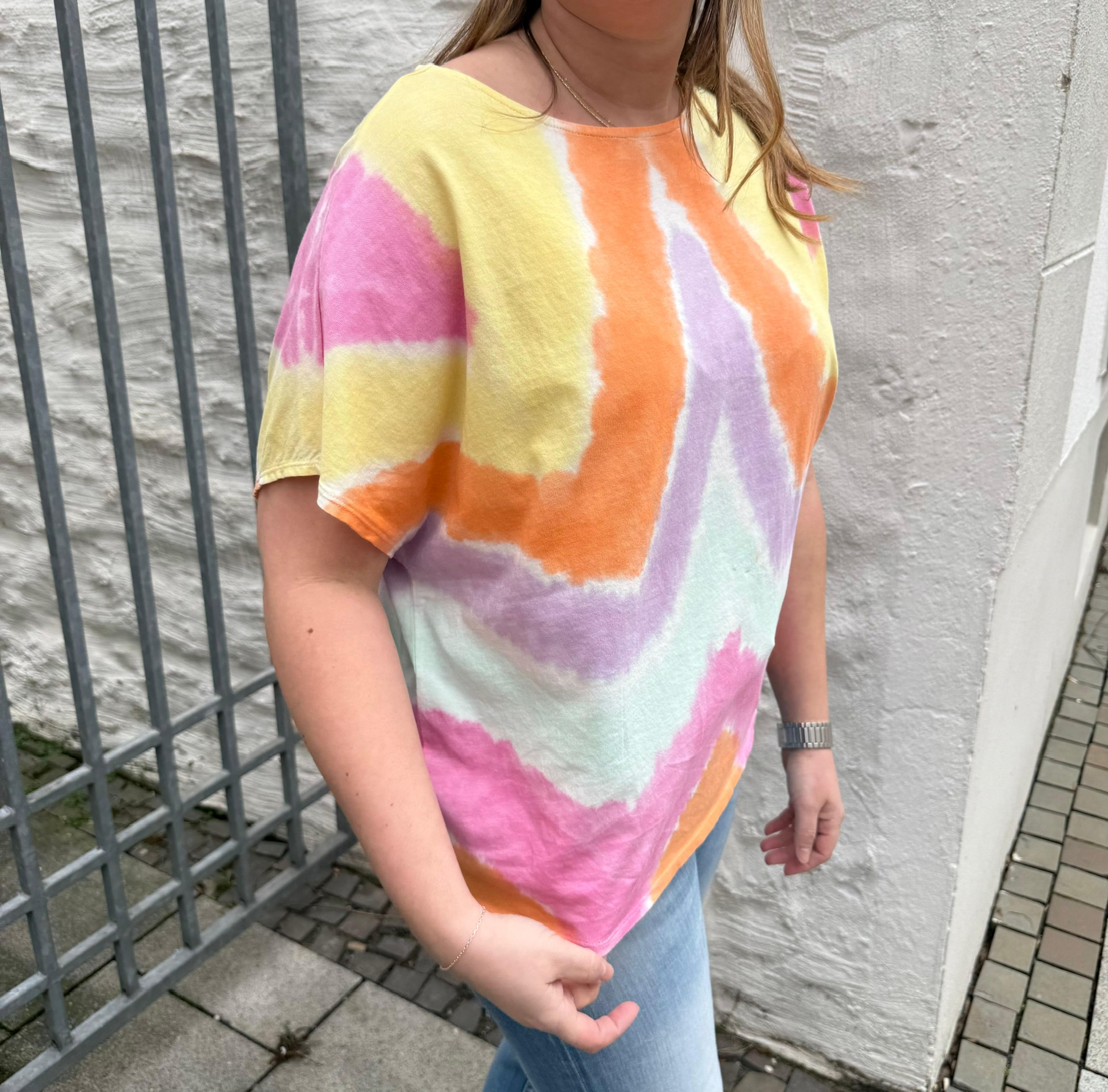 LOVE JOY VICTORY T-Shirt Rundhals-Ausschnitt Yara 117-131T