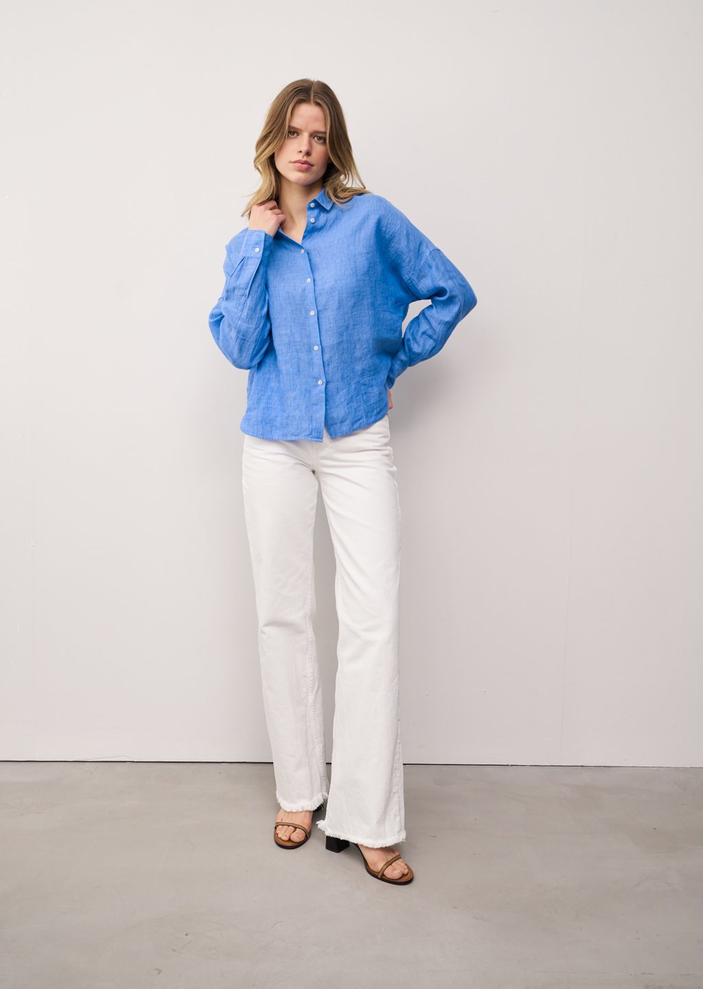 0039 ITALY Leinenbluse Lucy 210600 blau